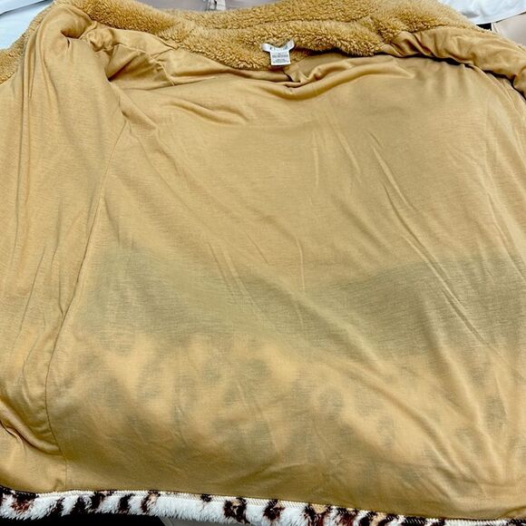 K. Jordan Sherpa Teddy Coat Size XL Color Block Animal Print - Picture 10 of 10